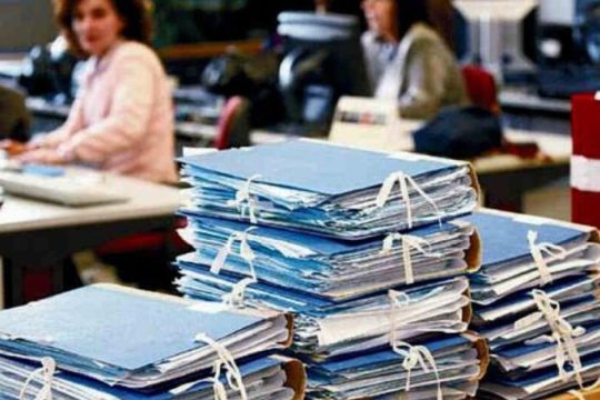 Ζηλεύουν τον μισθό... Βουλγαρίας οι Ελληνες δημόσιοι υπάλληλοι